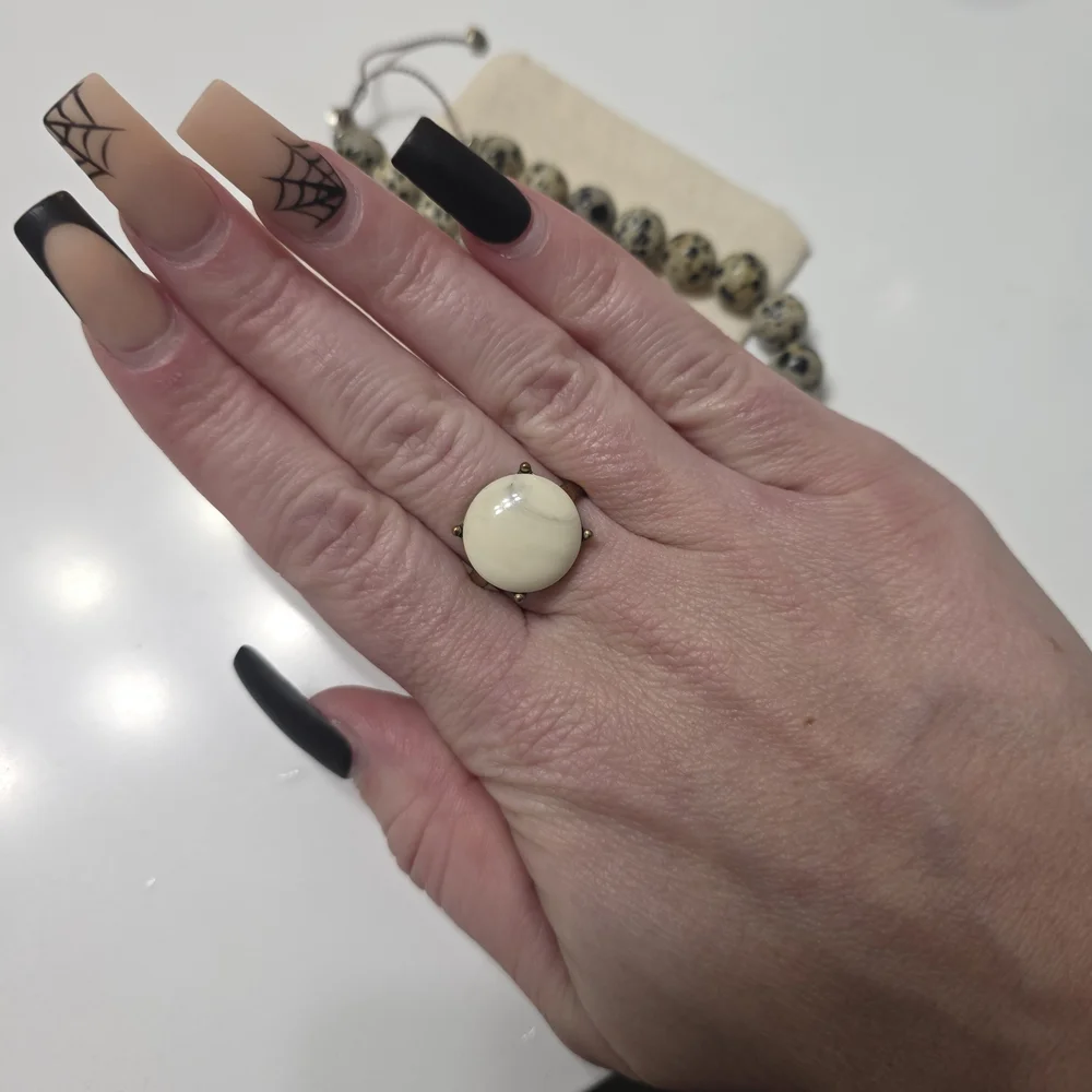 Howlite Ring - Picture 7 of 7
